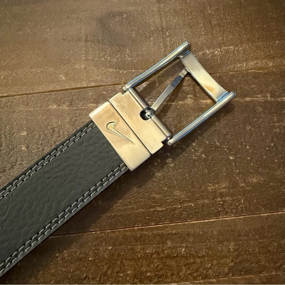Nike Reversible Pebbled Faux Leather XL Belt